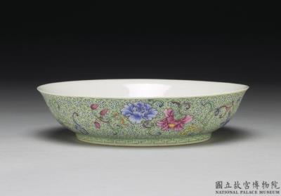 图片[2]-Dish with plum-blossom and bamboo inside a polychrome green exterior in falangcai painted enamels, Qianlong reign (1736-1795), Qing dynasty-China Archive